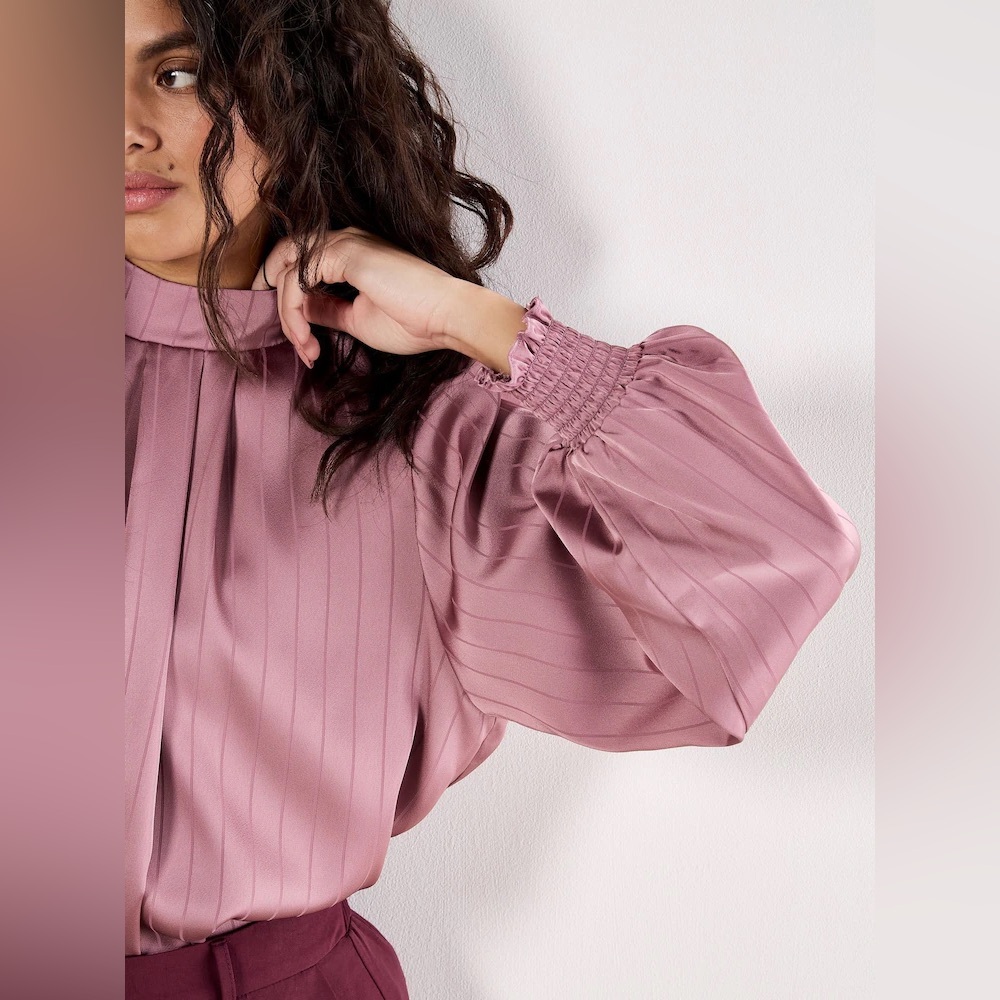 APRICOT 🍑- Satin Self-Stripe Tie Back Top - Picture 3 of 4